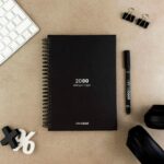 STARTER KIT INFINITE PLANNER A5. Kit composto um "Infinite Diary", kit de limpeza, marcador e suporte de marcador - Image 4