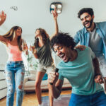 Conjunto de karaokê de plástico reciclado Singvibe RCS com microfone duplo - Image 15