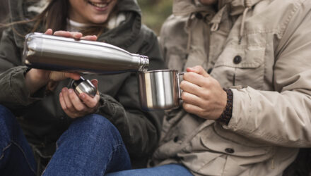 close-up-people-with-thermos-mug close-up-people-with-thermos-mug