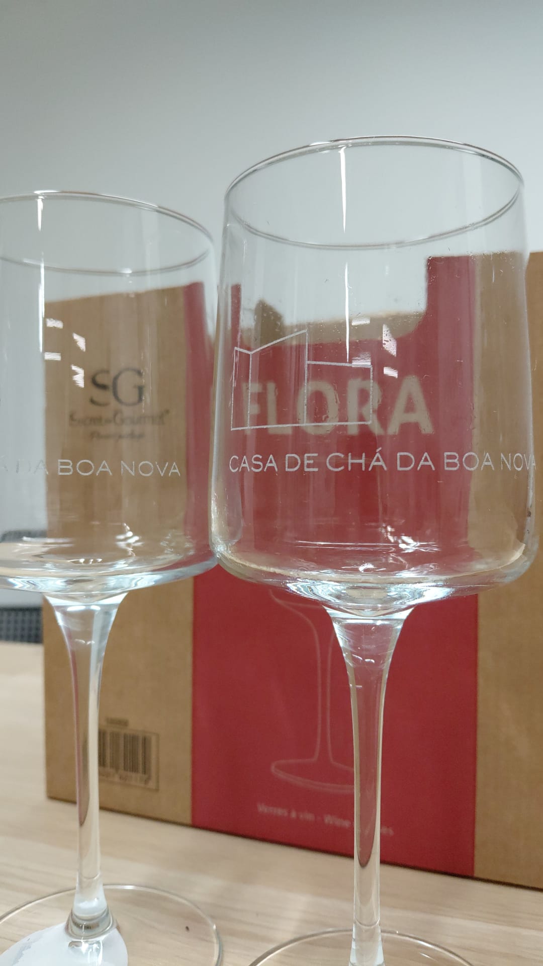 WhatsApp Image 2025-11-30 at 17.24.19 Copo de Vinho de Vidro Flora 34CL - Image 1